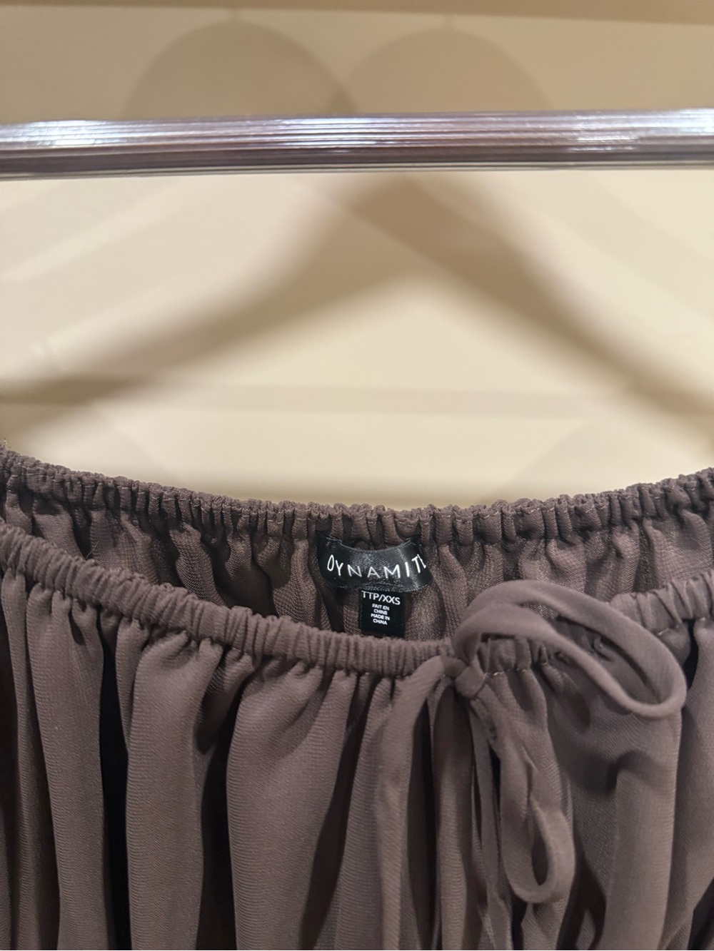 Dynamite Blouse - Picture 2 of 3